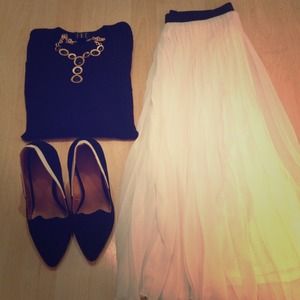 🔴Bundle🔴NWOT! White midi pleated skirt!