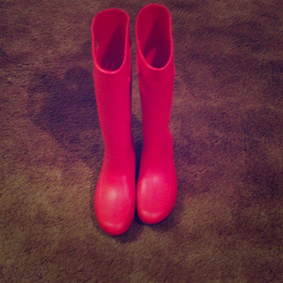 AVON Boots - ⛔On jold⛔Red rain boots