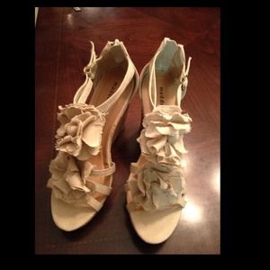 SOLD! Madden girl super cute wedge sandals