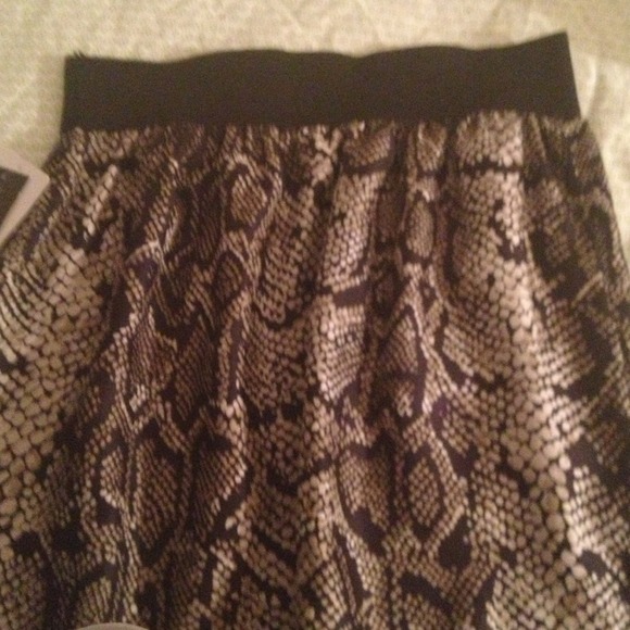 100% silk python print skirt - Picture 2 of 2
