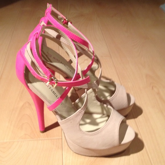 Sold!💐 JustFab  Strappy Platform Heels