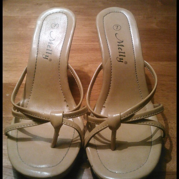 Women's tan summer sandals