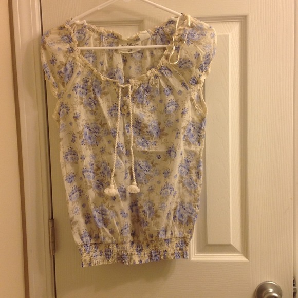 H&M flowery spring top
