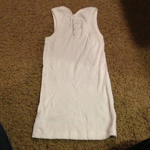 Button detail tank