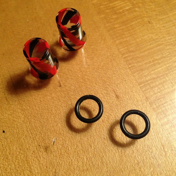 black and red gauges - Picture 3 of 3