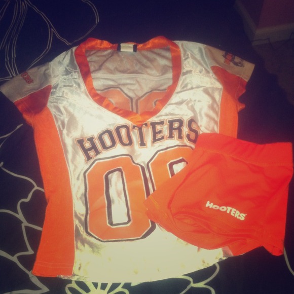 Hooter uniform