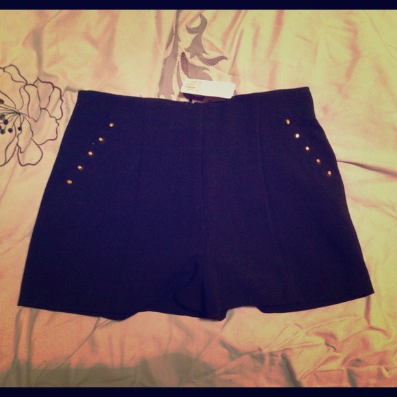 Traded-High Waisted Studded Black Shorts-