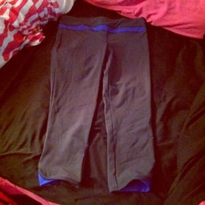 Forever 21 workout spandex cropped capris medium
