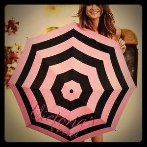 Victoria's Secret limited edition umbrella! Sweet☔