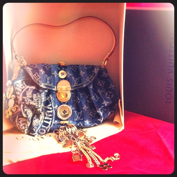 (27)...Louis Vuitton clutch , for special event! - Picture 1 of 4