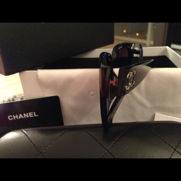 Hot Chanel Black With Silver CC Engraving**Reduced - Picture 3 of 4
