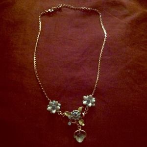 ❗REDUCED❗Blue flower necklace