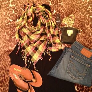 SOLD!!✔Multi-Colored Plaid Scarf