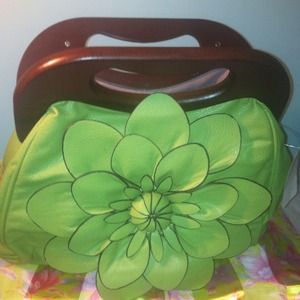 New bag with tags and shoulder strap included