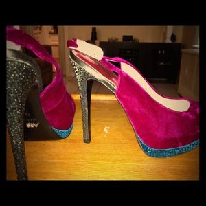 ABS by Allen Schwartz Pumps!  BRAND NEW!!