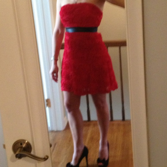 🚫SOLD🚫to @nyki2k13 Red strapless dress