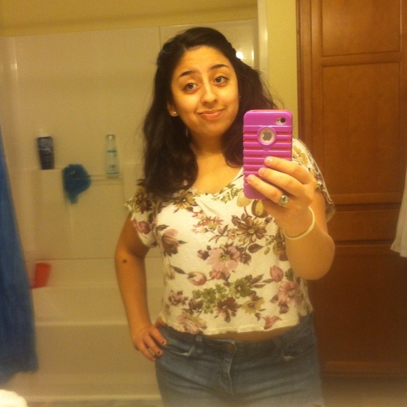 Forever 21 Floral Crop Top - Picture 3 of 4