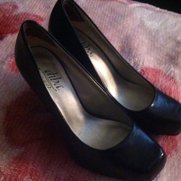 Black heels - Picture 4 of 4