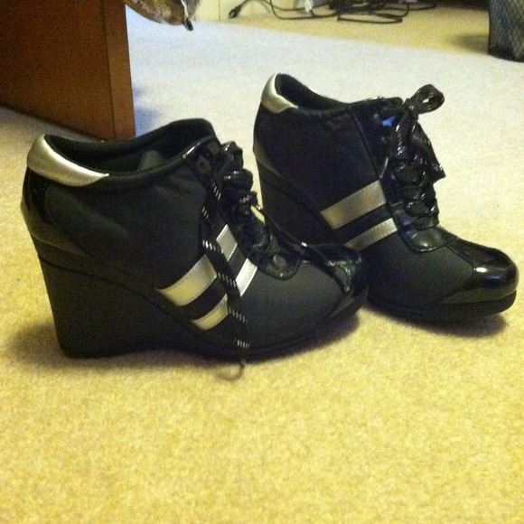 BEBE sneakers