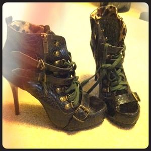 Like new!!! Gorgeous!!!