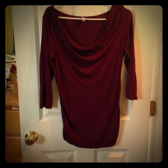 💰SOLD 💰Beautiful swoop neck maternity top