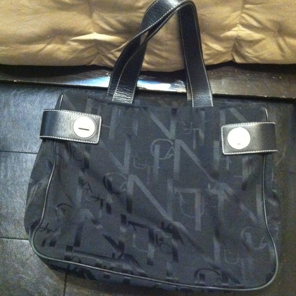 Black Nautica bag