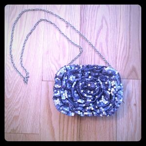 Express sequin clutch