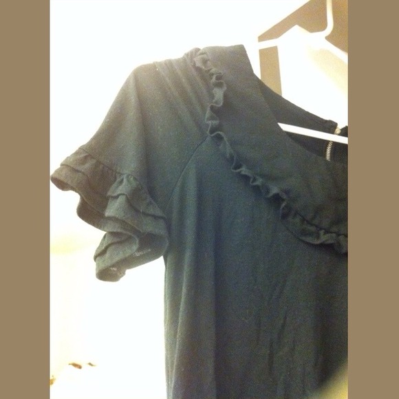 Vintage Ruffle Top - Picture 2 of 3