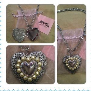 GORGEOUS Tarina Tarentino Locket necklace ❤