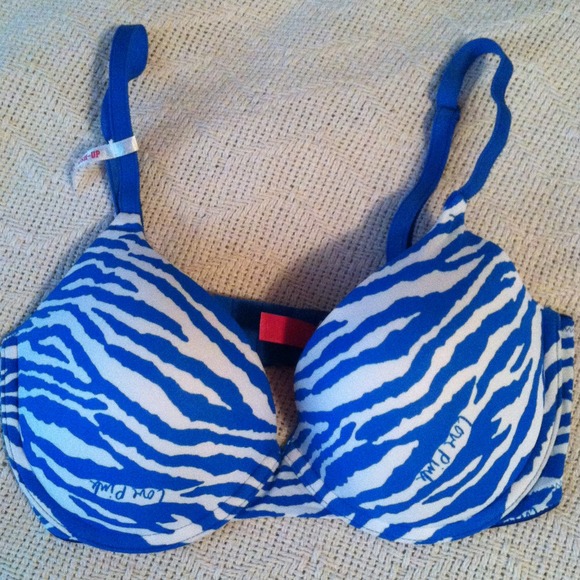 ❤TRADEDVictoria's Secret Pink Push Up Bra 34d
