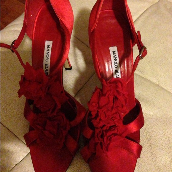 Gorgeous pair of Manolo Blahniks.