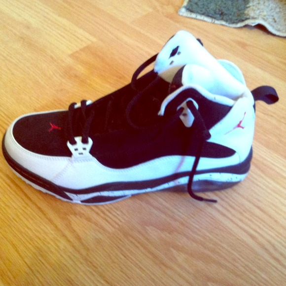 Authentic size 6.5 youth Jordan Flights