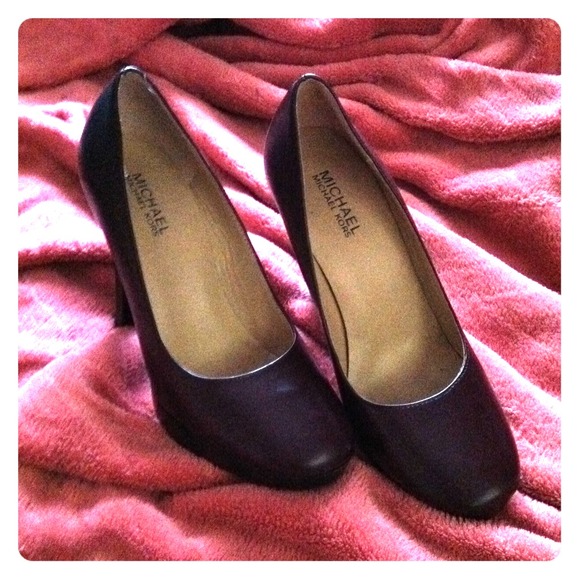 Michael Kors Shoes - Michael kors burgundy pumps
