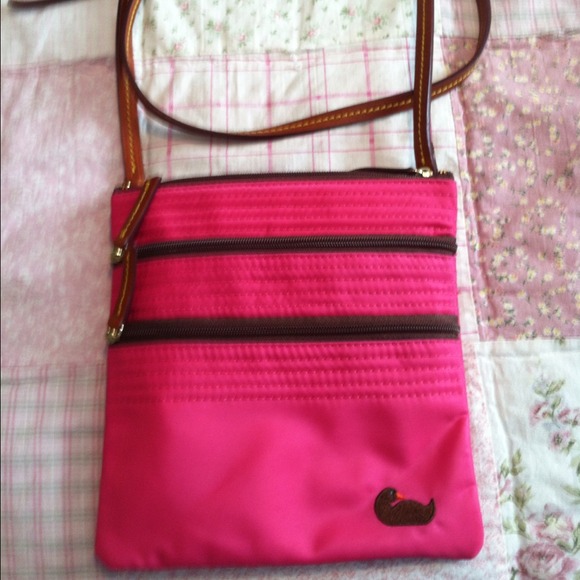 DOONEY AND BOURKE CROSSBODY TRIPLE ZIP NYLON BAG