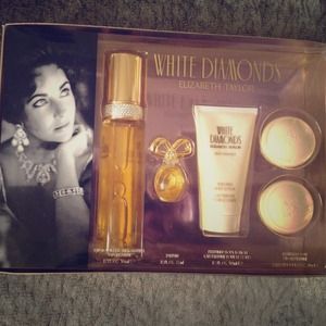 White diamonds by Elizabeth Taylor gift set