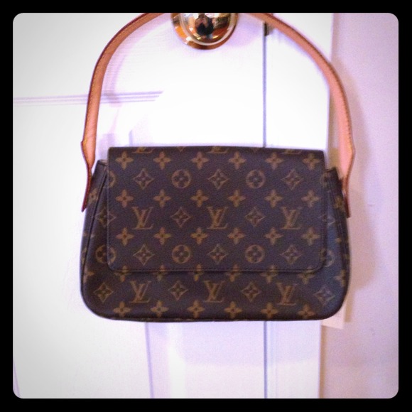 🌺Sold🌺Louis Vuitton Monogram  Shoulder Inspired