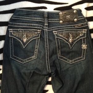 Miss Me Jeans: HOLDING