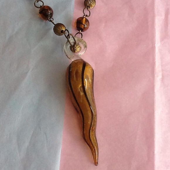 UNIQUE NECKLACE WITH GLASS PENDANT - Picture 2 of 4