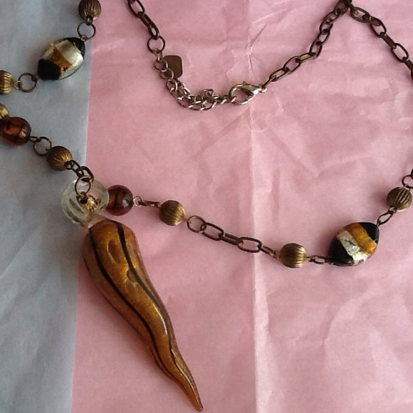 UNIQUE NECKLACE WITH GLASS PENDANT - Picture 3 of 4