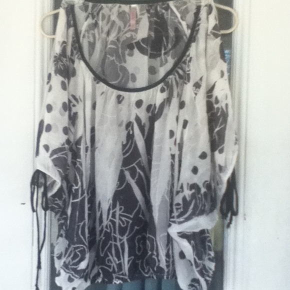 Rue 21 XL shirt