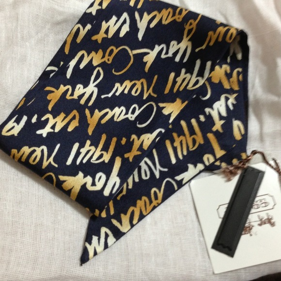 Sold @nongmoo Coach scarf