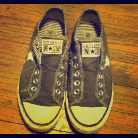 Grey converse