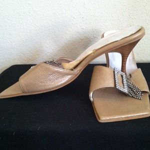 Tan heals with rhinestone accent 8