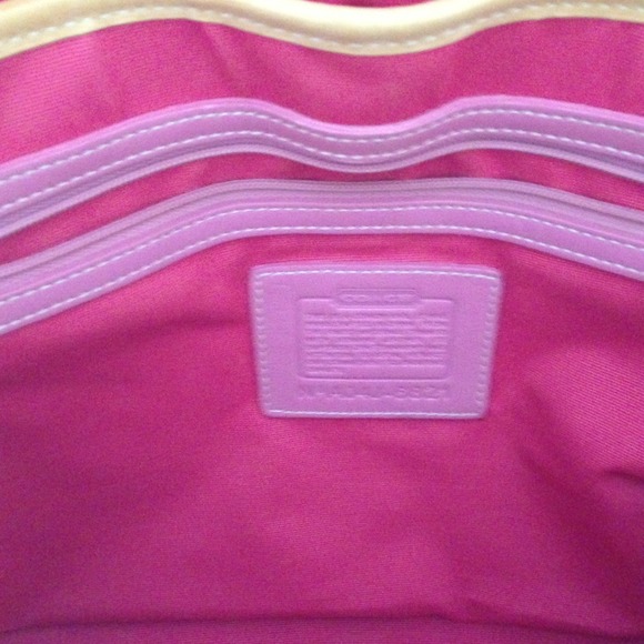 💥💥WOW! JUST REDUCED!Authentic Coach Bag. 💥💥 - Picture 2 of 4