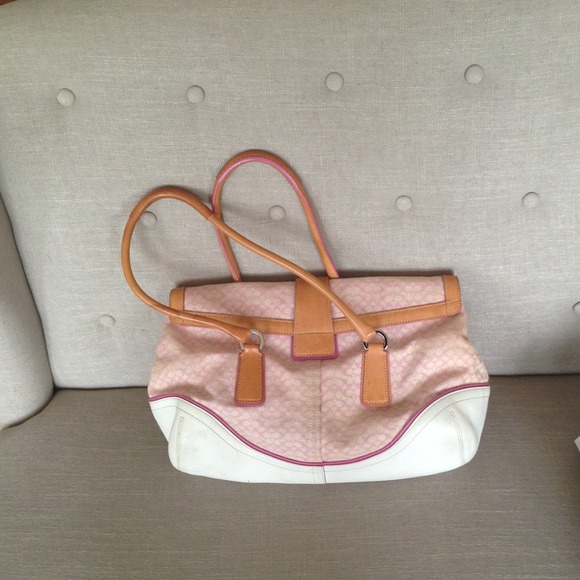 💥💥WOW! JUST REDUCED!Authentic Coach Bag. 💥💥 - Picture 4 of 4