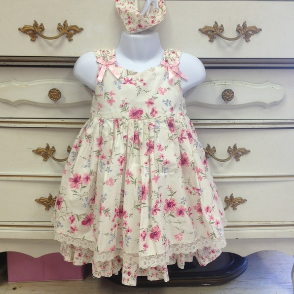 Pretty, Vintage Floral Spring dress 24 mos