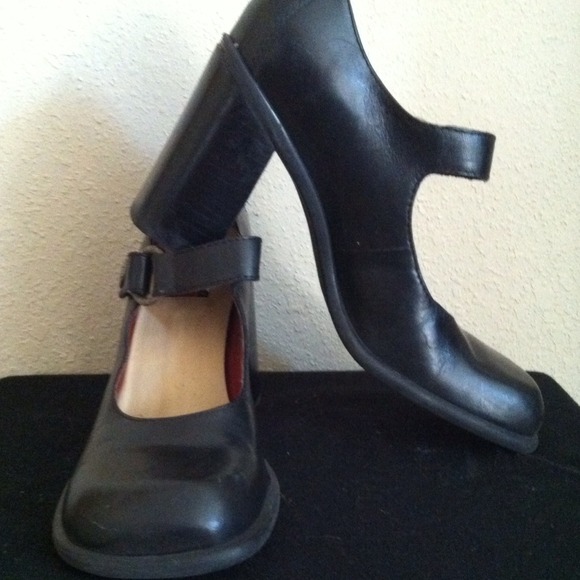 Black Mary Jane style shoes with chunky heal 8