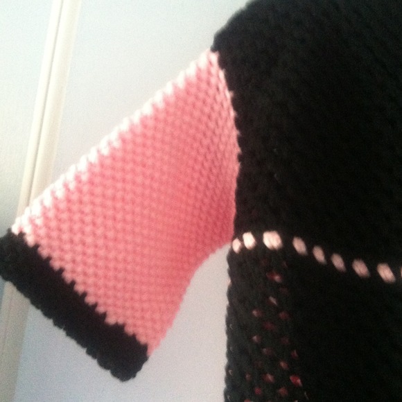 🎀🎀Hand Crafted Sweater - Picture 4 of 4
