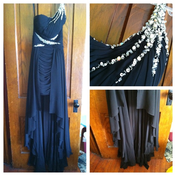 WILLING TO NEGOTIATE!! PROM DRESS FOR GREAT PRICE!