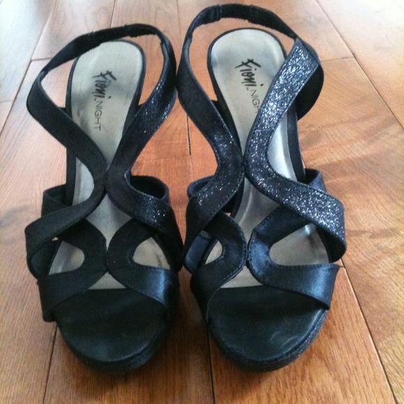* REDUCED* priced to sell Fioni Night heels